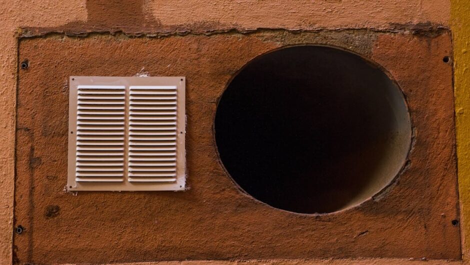 Ściany, które grzeją i chłodzą: kapilarne maty w tynku glinianym – cichy komfort i niższe rachunki